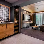 מלון Kashmir Wellness & Adults Only 5*