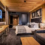 Kashmir Wellness & Adults Only מלון 5*