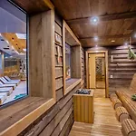 Kashmir Wellness & Adults Only ולינגראד