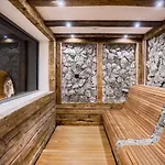Kashmir Wellness & Adults Only מלון ולינגראד