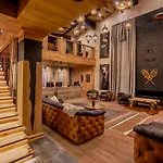 מלון Kashmir Wellness & Adults Only ולינגראד
