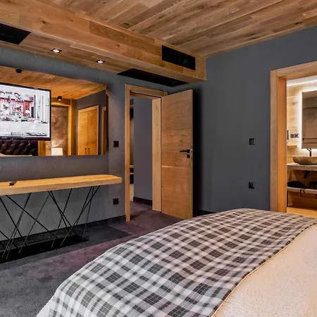 Kashmir Wellness & Adults Only Hotel