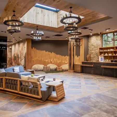 Kashmir Wellness & Adults Only 5* Velingrado