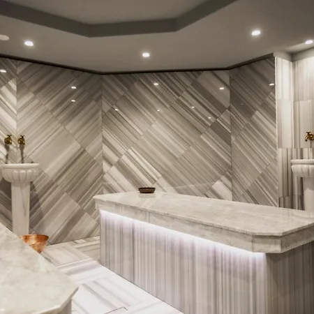 Kashmir Wellness & Adults Only 5* Velingrado
