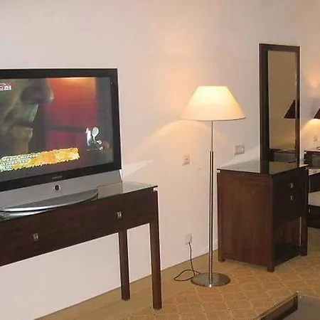 Kashmir Wellness & Adults Only 5* Velingrado