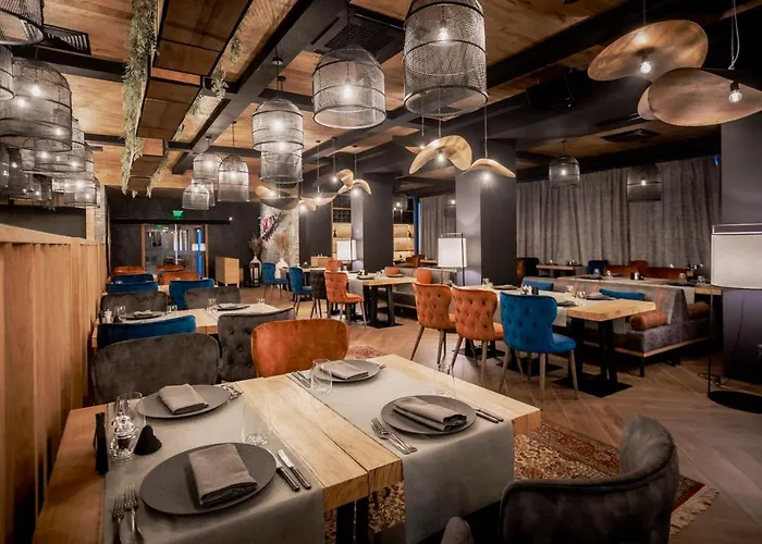 Kashmir Wellness & Adults Only 5*